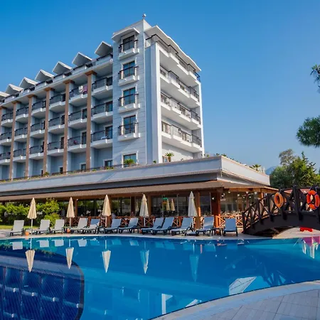 Ξενοδοχείο Fore & 4*