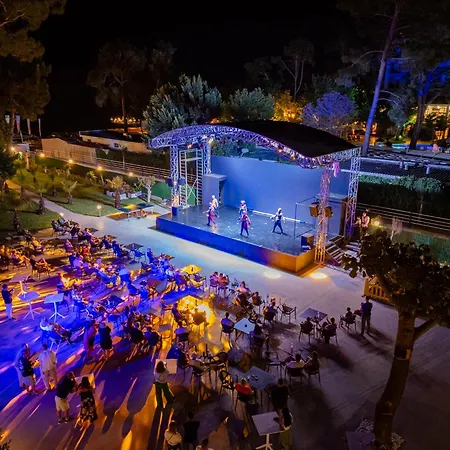 Ξενοδοχείο Fore & 4*