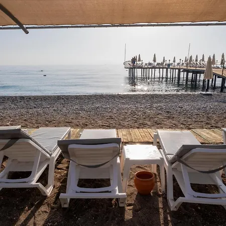 Отель Fore & 4*